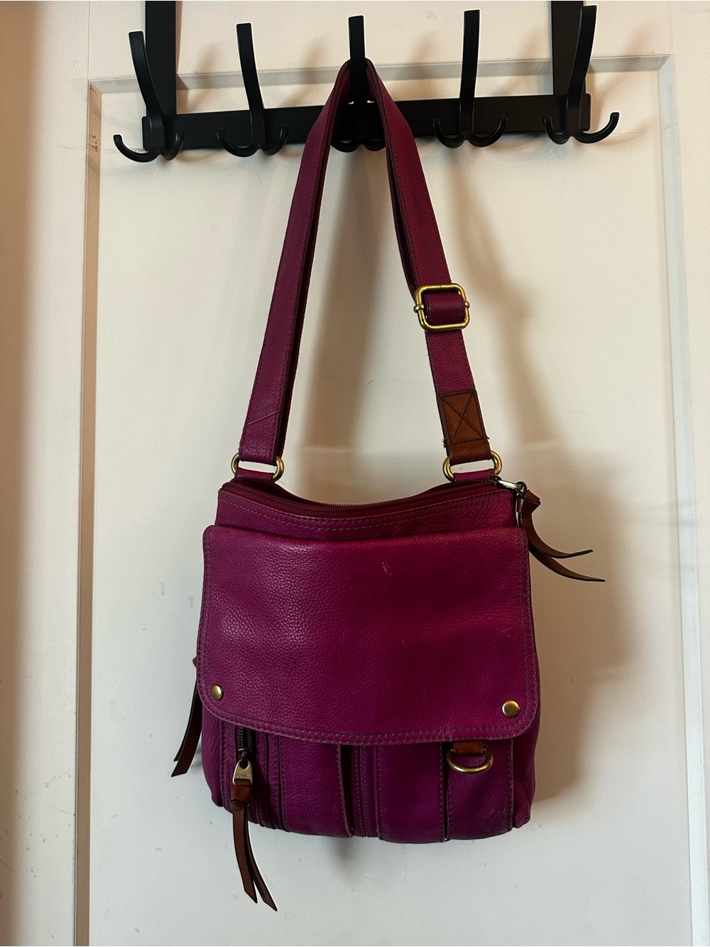 Fossil Magenta Leather Crossbody Bag with Adjustable Strap